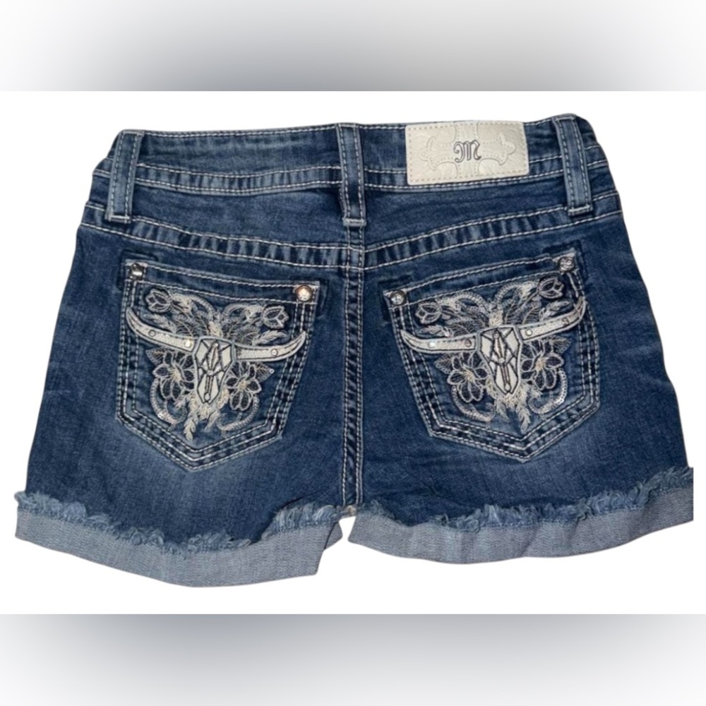 Miss Me Shorts With Bull Head Design Size 24 Mid Rise Worn Twice